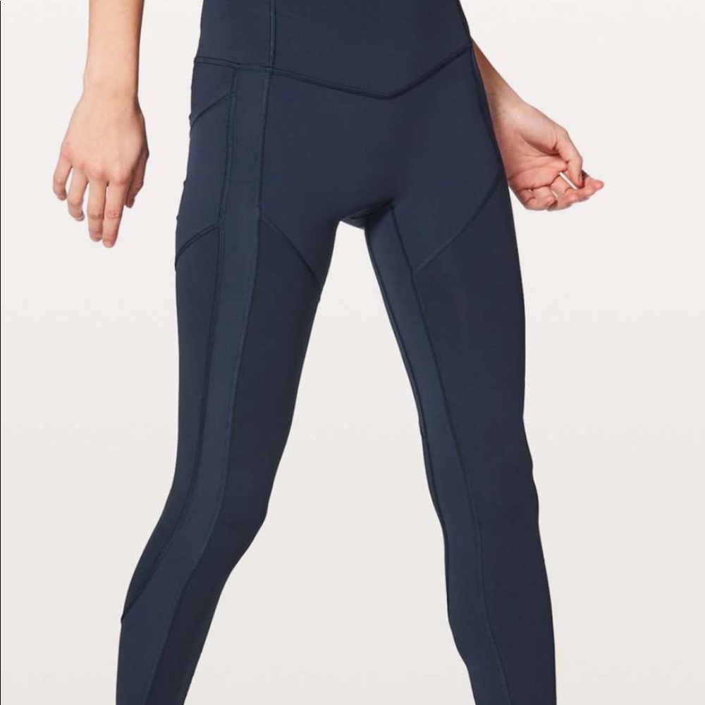 Lululemon All the right places II TRUE NAVY size 4